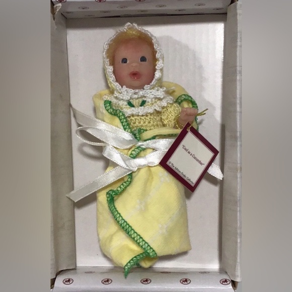 NIB Ashton-Drake Galleries “Cool as a Cucumber” Miniature 5” Doll, Collectible - Picture 1 of 10